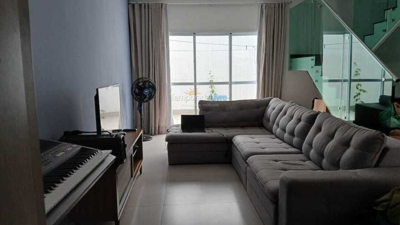 Casa para alquiler de vacaciones em Guarujá (Jardim Virginia Praia da Enseada)