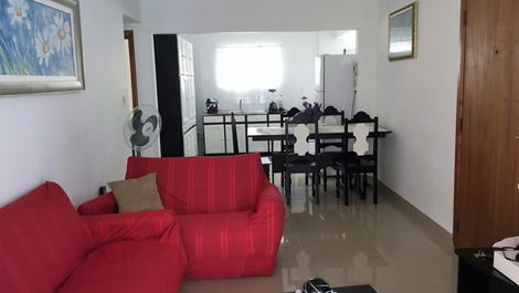 Sala com 2 ambientes com tv e wi-fi