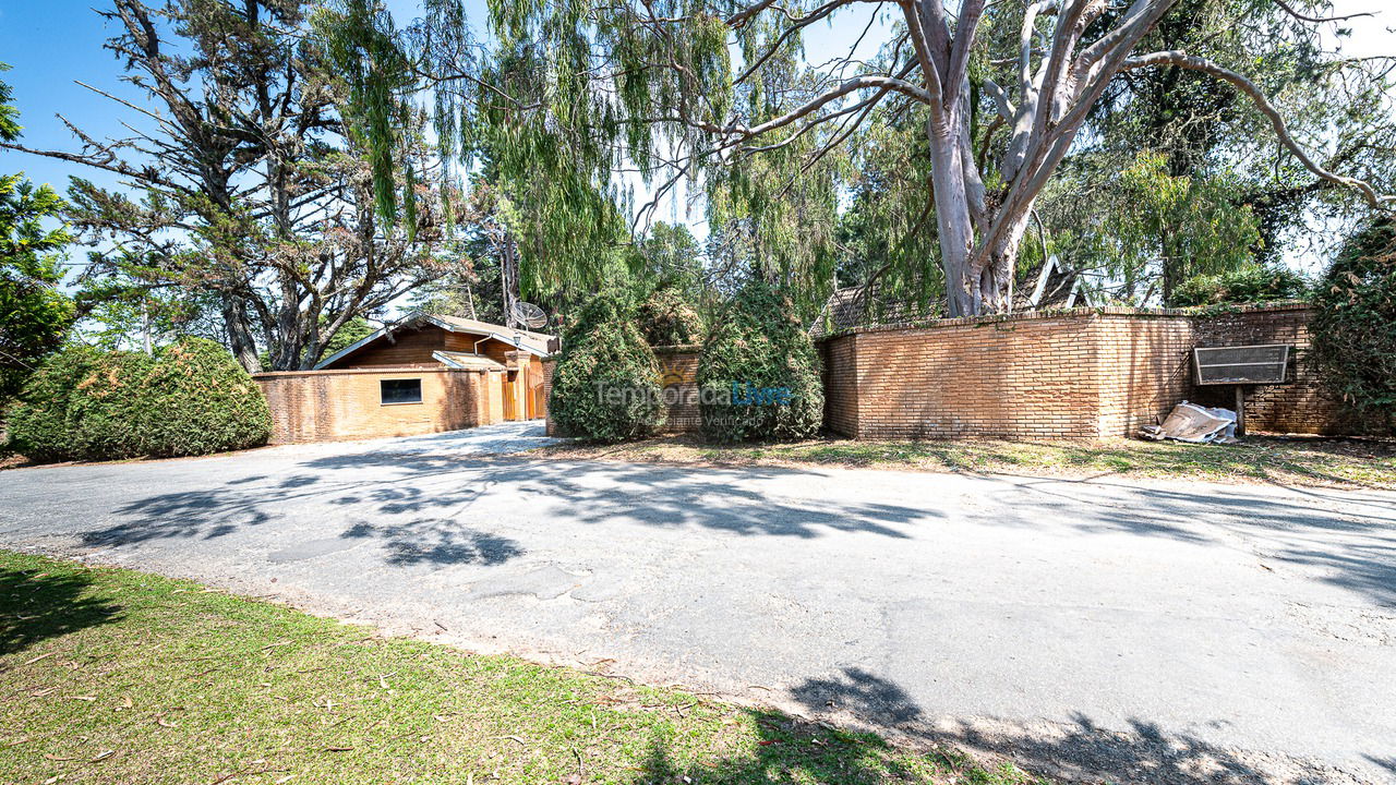 Casa para aluguel de temporada em Campos do Jordão (Alto da Boa Vista)