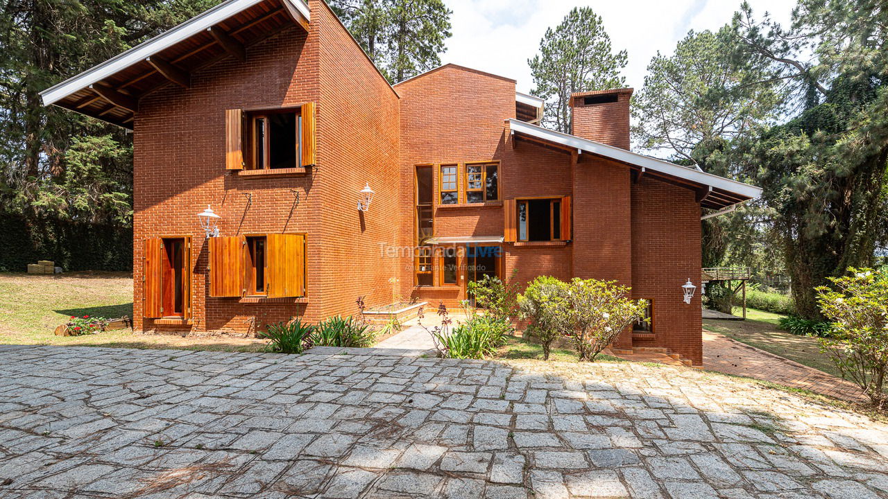 Casa para aluguel de temporada em Campos do Jordão (Alto da Boa Vista)