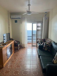 Great apartment, 1 suite, 1 bedroom with AC, living room with AC and WI-FI, 150m from the sea