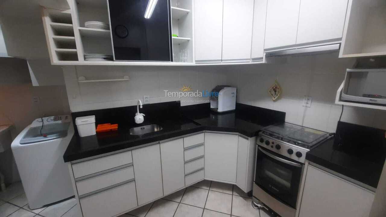 Apartamento para aluguel de temporada em Itapema (Meia Praia)