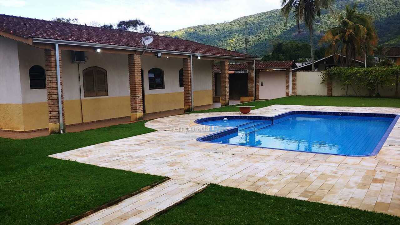 Casa para aluguel de temporada em Ubatuba (Maranduba)