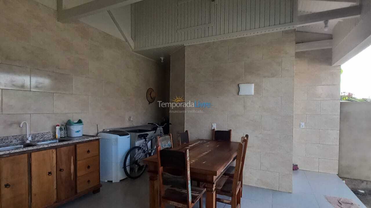 Casa para aluguel de temporada em Bombinhas (Mariscal)