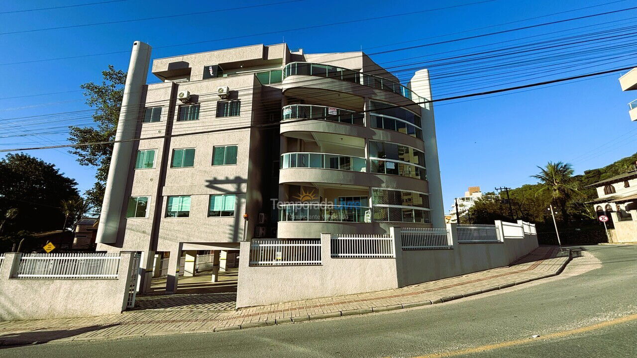 Apartment for vacation rental in Bombinhas (Praia de Bombinhas)