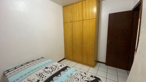 Quarto 01 com cama e ar