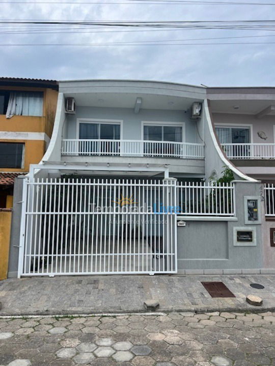 Casa para aluguel de temporada em São Francisco do Sul (Enseada)