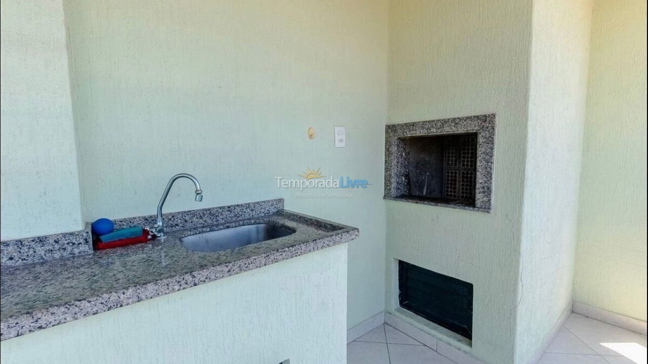 Apartamento para aluguel de temporada em Bombinhas (Praia de Bombas)