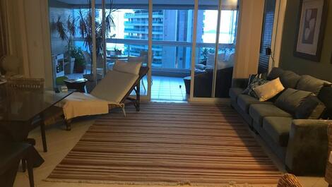 Apartamento de 3 habitaciones (2 suites) en Riviera