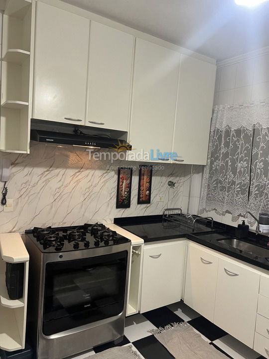 Apartamento para aluguel de temporada em Guarujá (Pitangueiras)