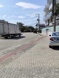 Sobrado de 2 suítes a menos de 100m da praia do Mariscal