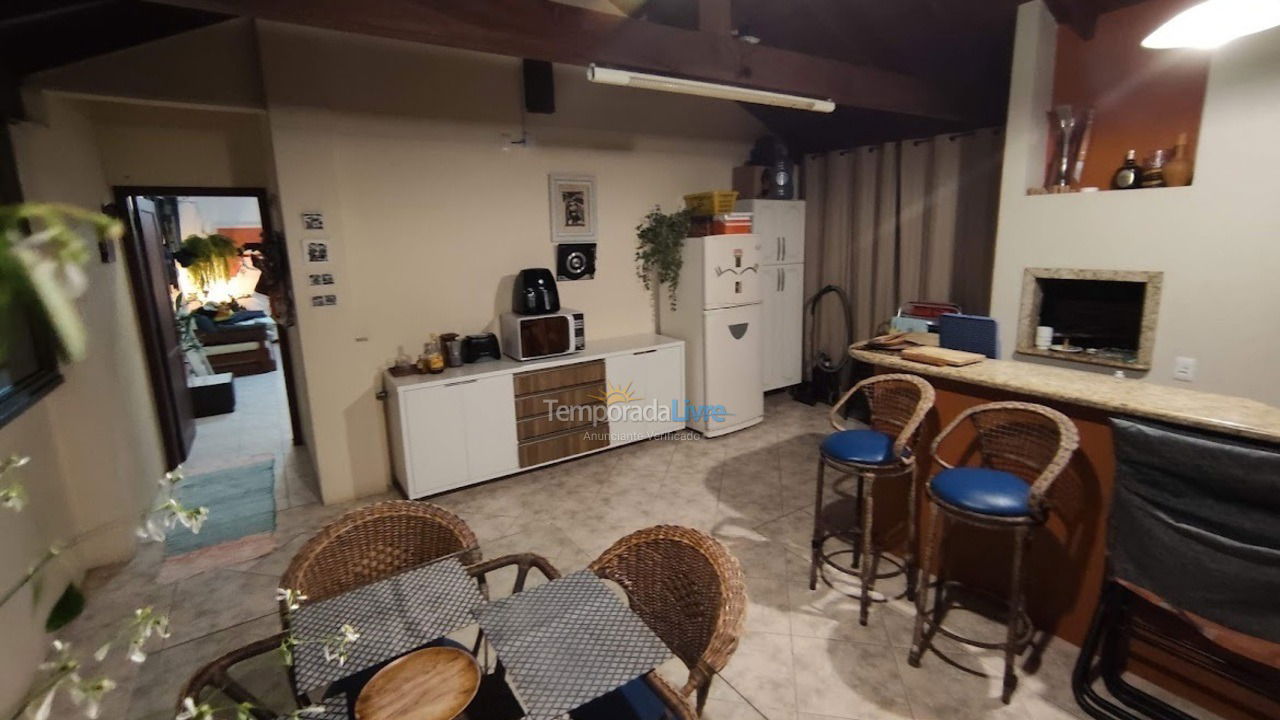 Apartamento para aluguel de temporada em Florianopolis (Praia dos Ingleses)