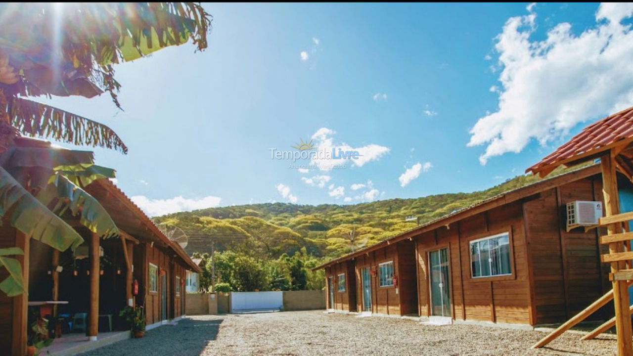 Casa para aluguel de temporada em Penha (Santa Lídia)