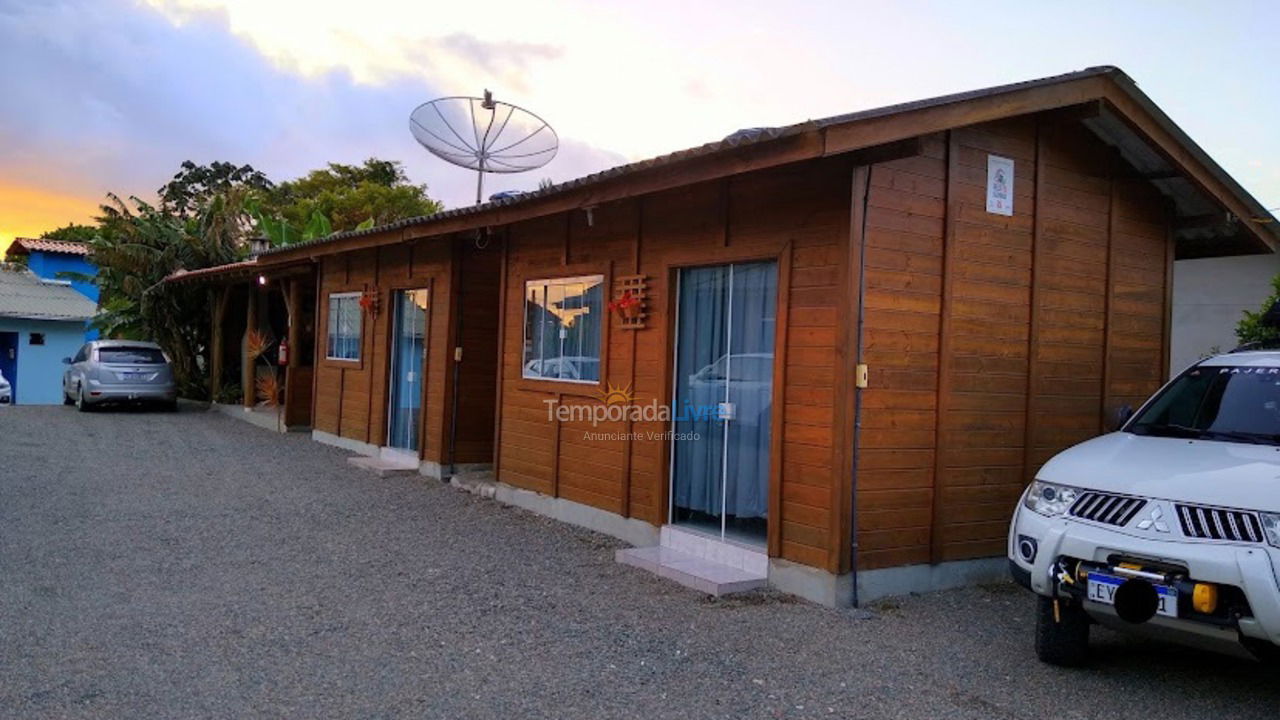 Casa para aluguel de temporada em Penha (Santa Lídia)