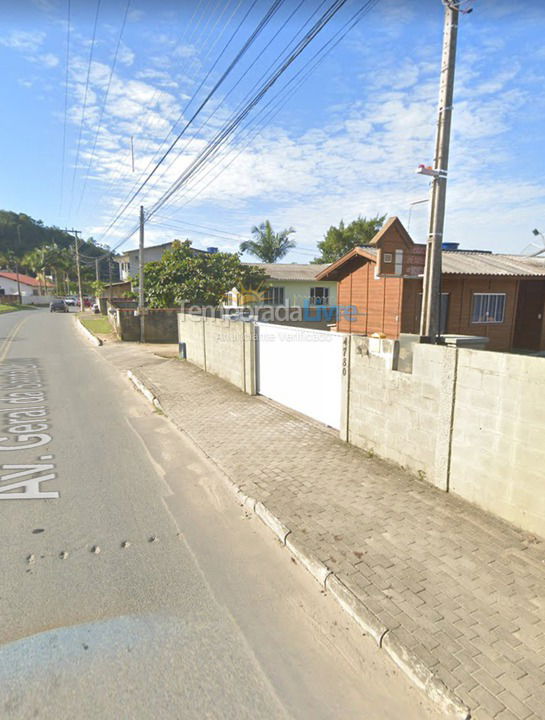 Casa para aluguel de temporada em Penha (Santa Lídia)