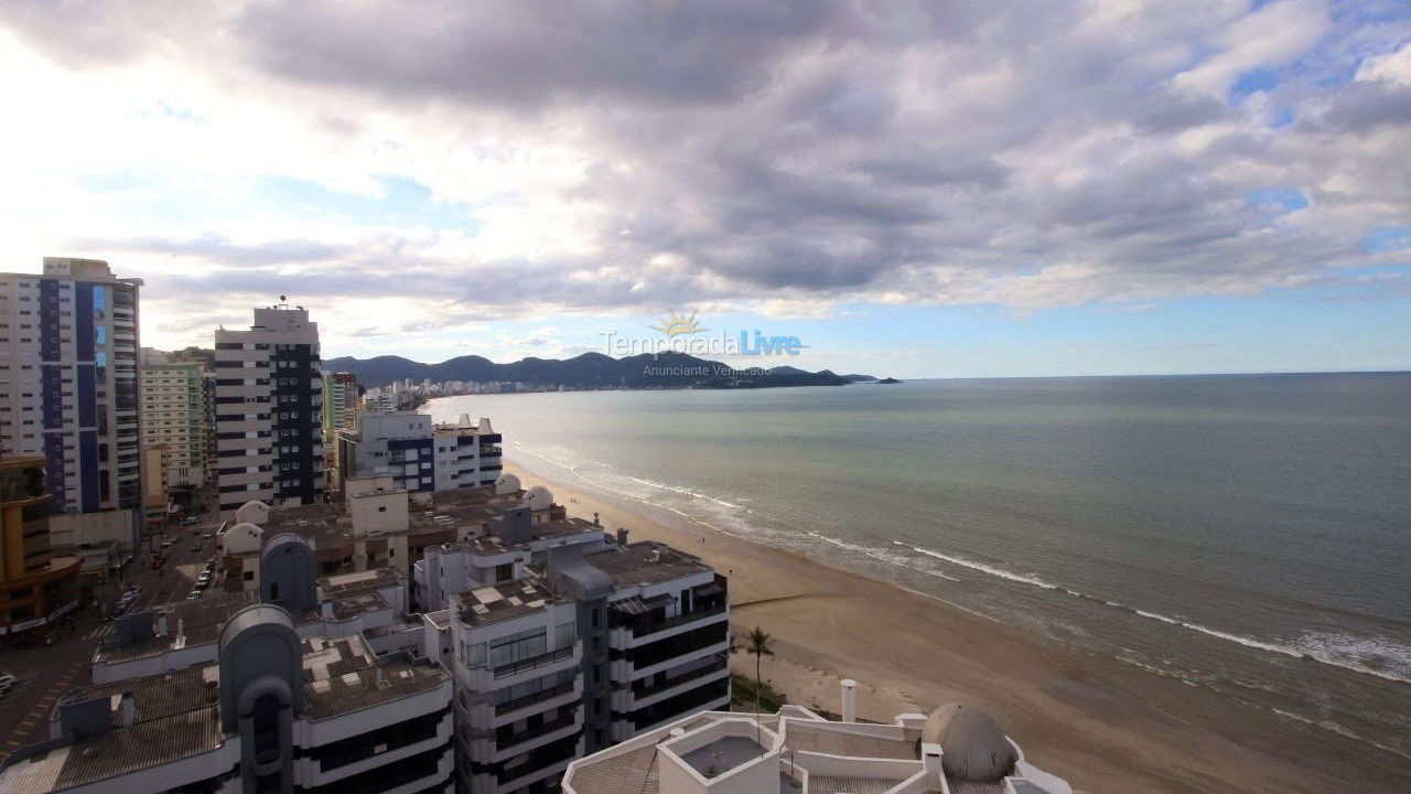 Casa para aluguel de temporada em Itapema (Meia Praia)