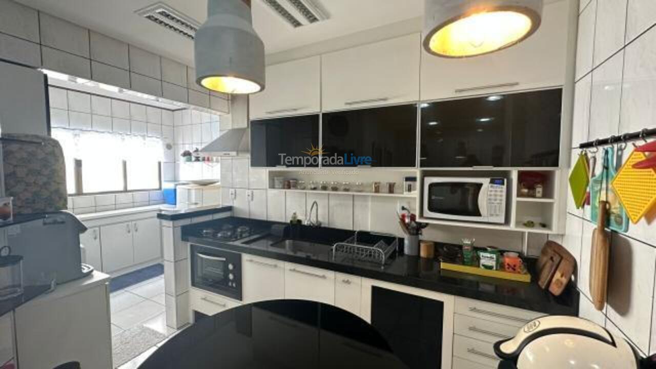 Apartamento para alquiler de vacaciones em Itapema (Meia Praia)