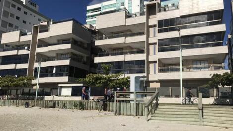 Fachada do edificio frente para a praia