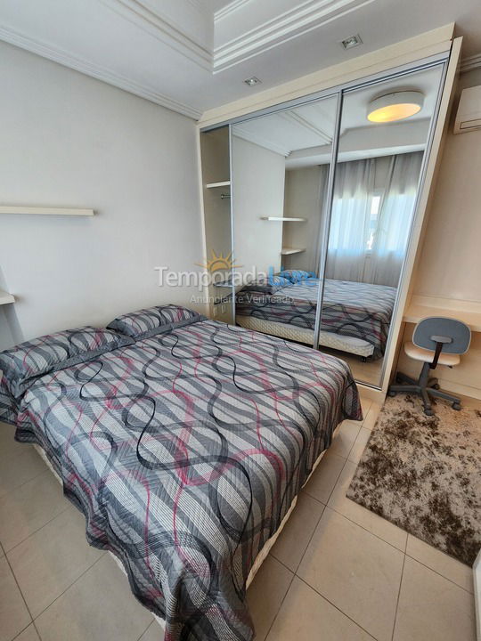 Apartamento para aluguel de temporada em Itapema (Meia Praia)