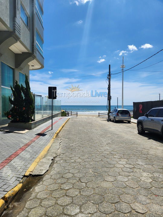 Apartamento para aluguel de temporada em Itapema (Meia Praia)