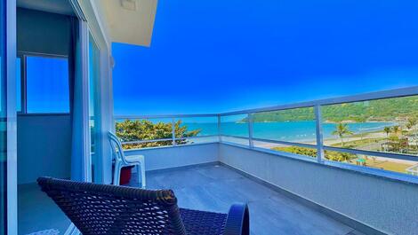 High standard duplex penthouse with sea view