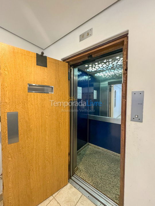 Apartamento para aluguel de temporada em Itapema (Meia Praia)