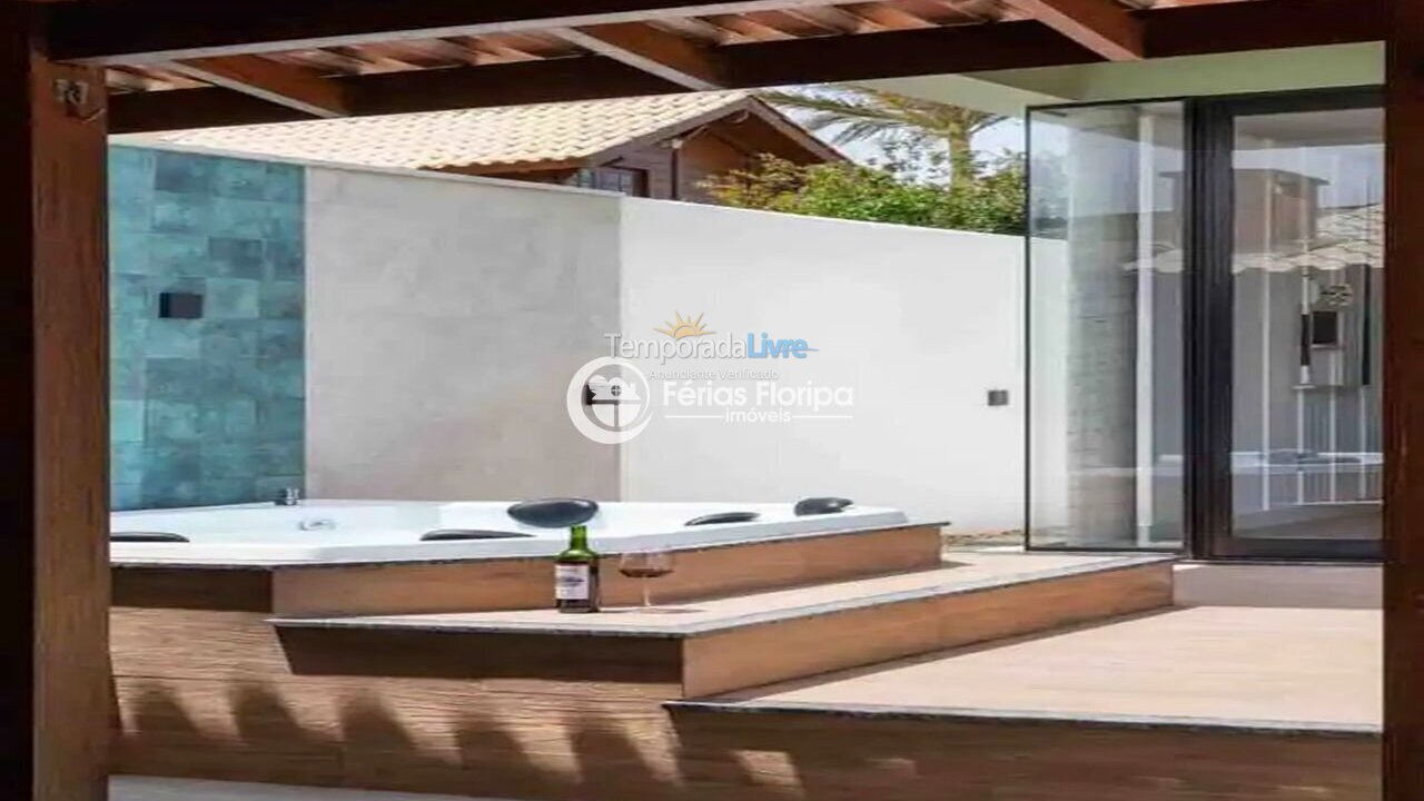 Casa para aluguel de temporada em Florianopolis (Campeche)