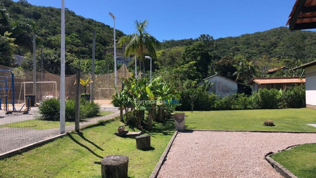 Casa para alquiler de vacaciones em Bombinhas (Praia de Zimbros)