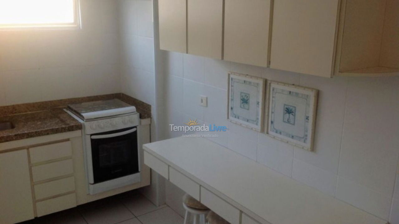 Apartamento para aluguel de temporada em Guarujá (Pitangueiras)