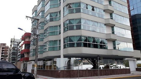 Fachada do edificio frente para a praia