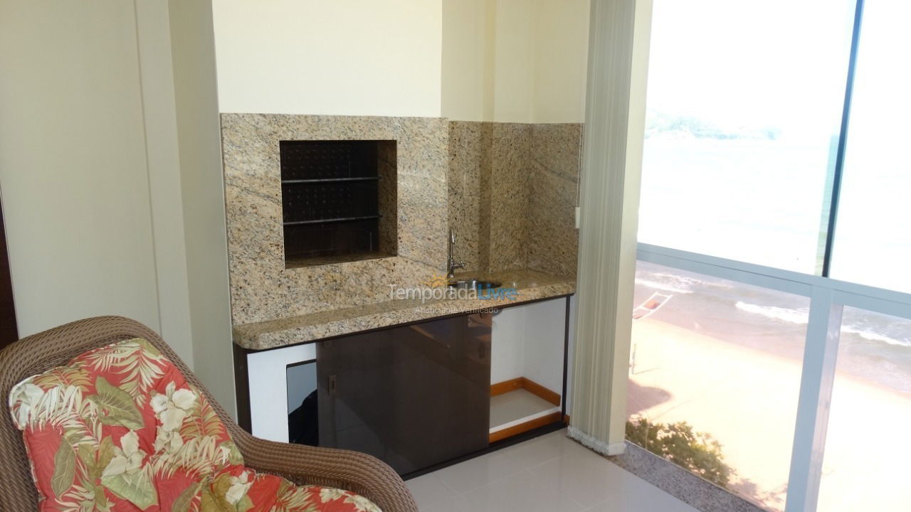 Apartment for vacation rental in Itapema (Centro)