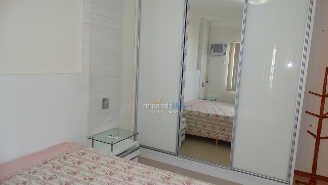 Apartment for vacation rental in Itapema (Centro)