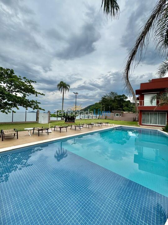 Casa para aluguel de temporada em São Sebastião (Boiçucanga)