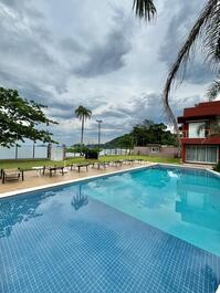 House in a condominium facing the sea in Boiçucanga Beach