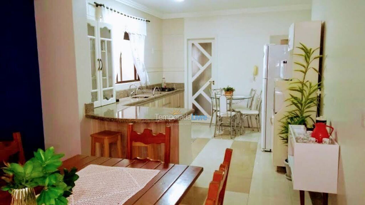 Apartment for vacation rental in Itapema (Centro)