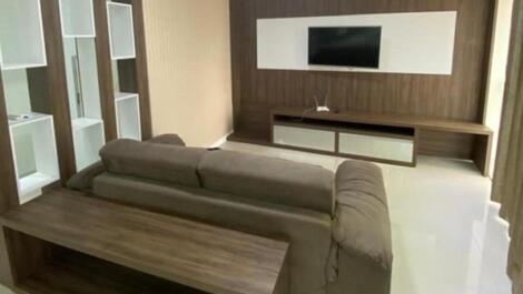 Sala com 2 ambientes com tv e wi-fi