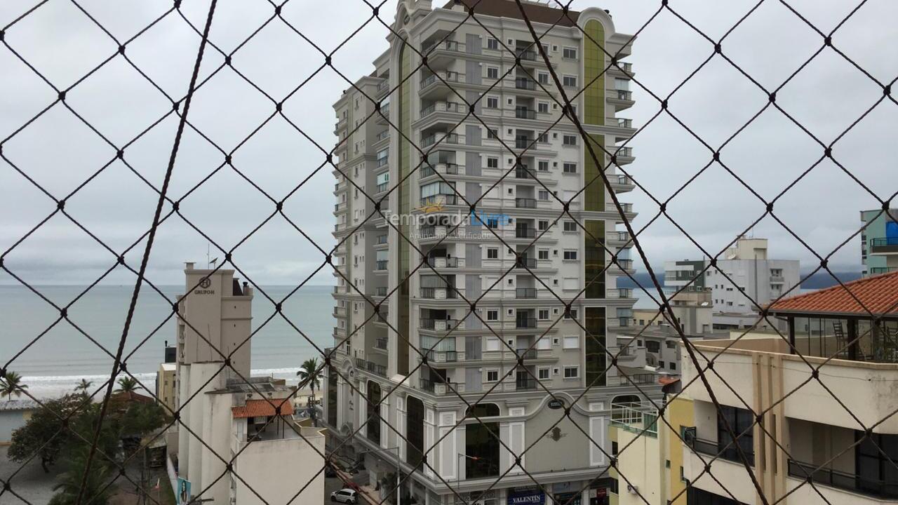 Casa para aluguel de temporada em Itapema (Meia Praia)