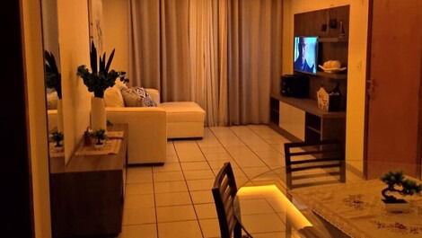 Sala com 2 ambientes com tv e wi-fi