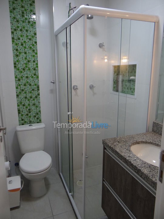 Apartamento para aluguel de temporada em Guarujá (Pitangueiras)