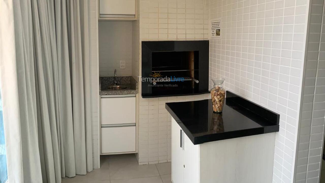 Apartamento para aluguel de temporada em Guarujá (Pitangueiras)