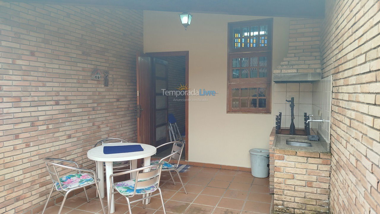 Casa para aluguel de temporada em Ubatuba (Praia do Lázaro)