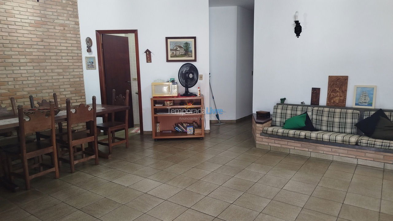 Casa para alquiler de vacaciones em Ubatuba (Praia do Lázaro)