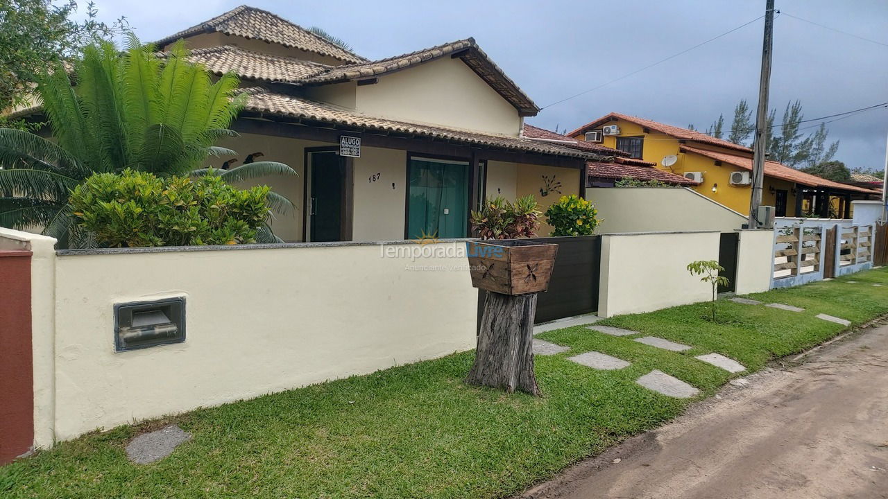 Casa para aluguel de temporada em Cabo Frio (Unamar)