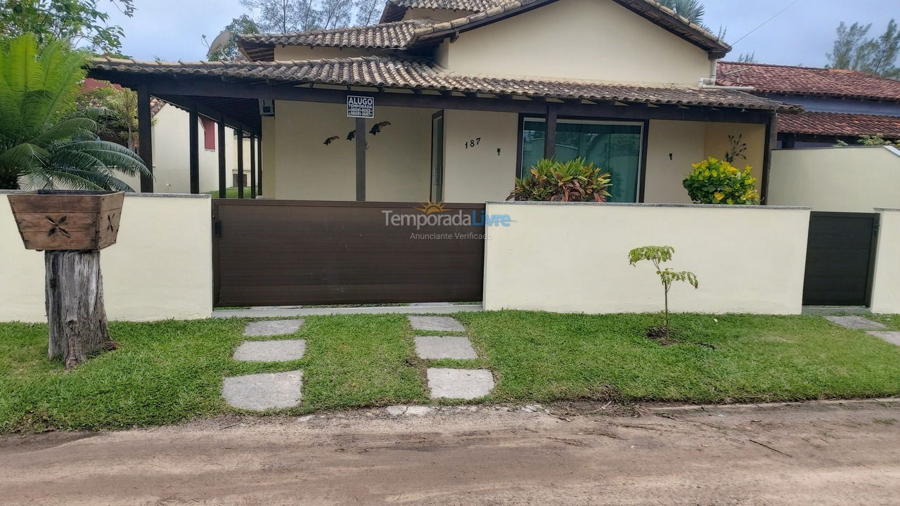 Casa para aluguel de temporada em Cabo Frio (Unamar)