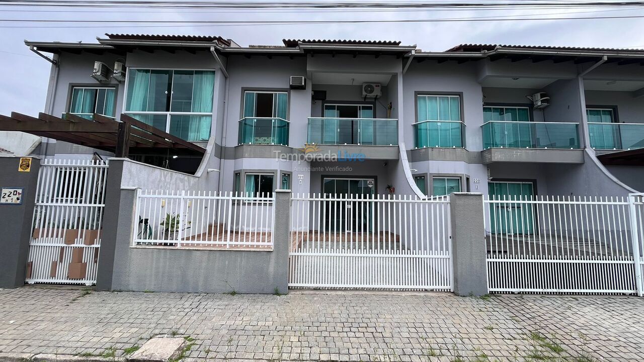 Casa para aluguel de temporada em São Francisco do Sul (Itaguaçu)