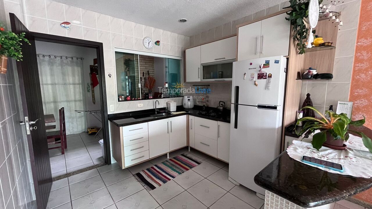 Casa para aluguel de temporada em São Francisco do Sul (Itaguaçu)