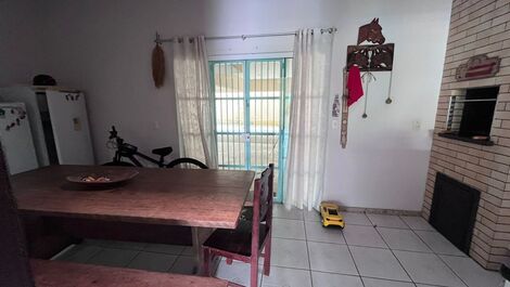 Sobrado em Itaguaçu - 200m do mar