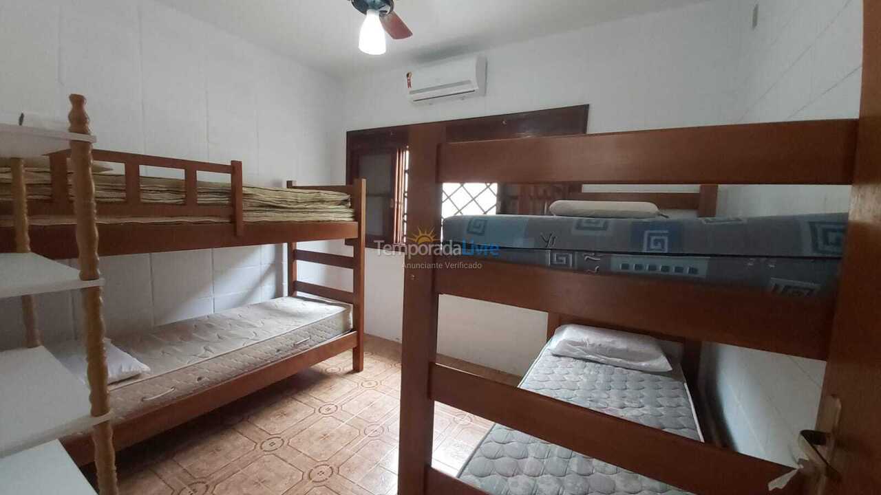 Casa para alquiler de vacaciones em Ubatuba (Maranduba)