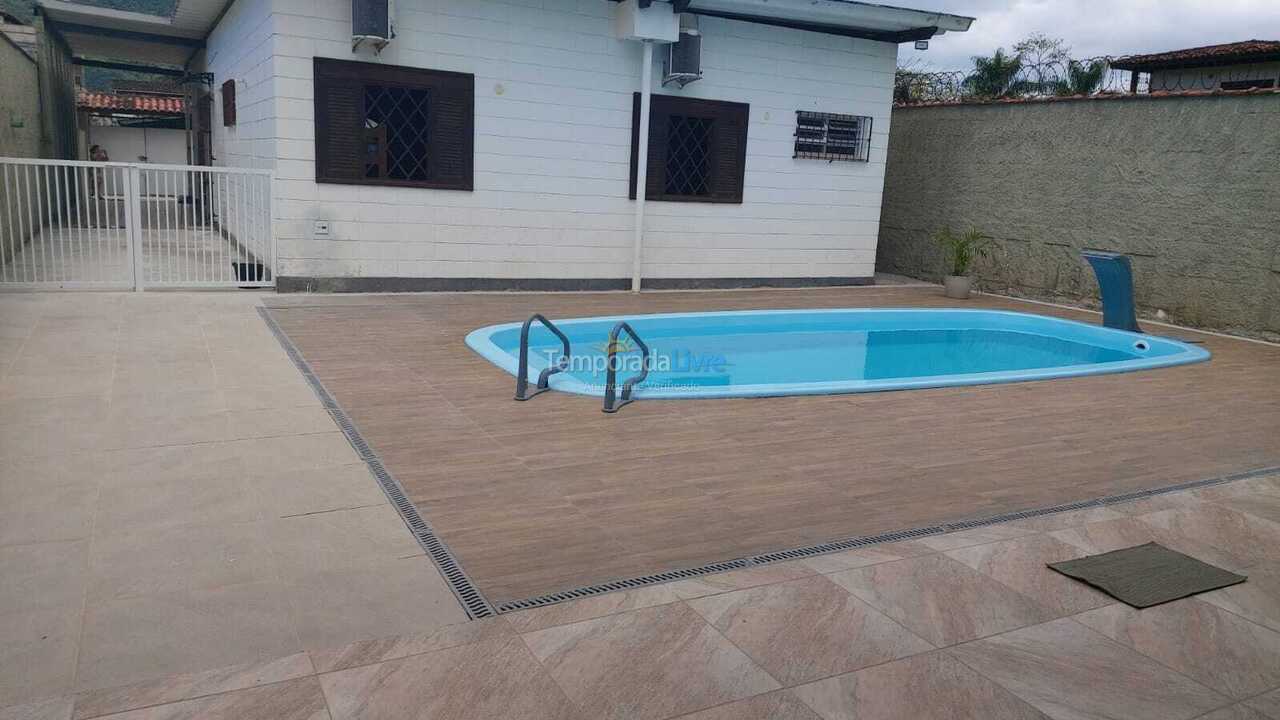 Casa para alquiler de vacaciones em Ubatuba (Maranduba)