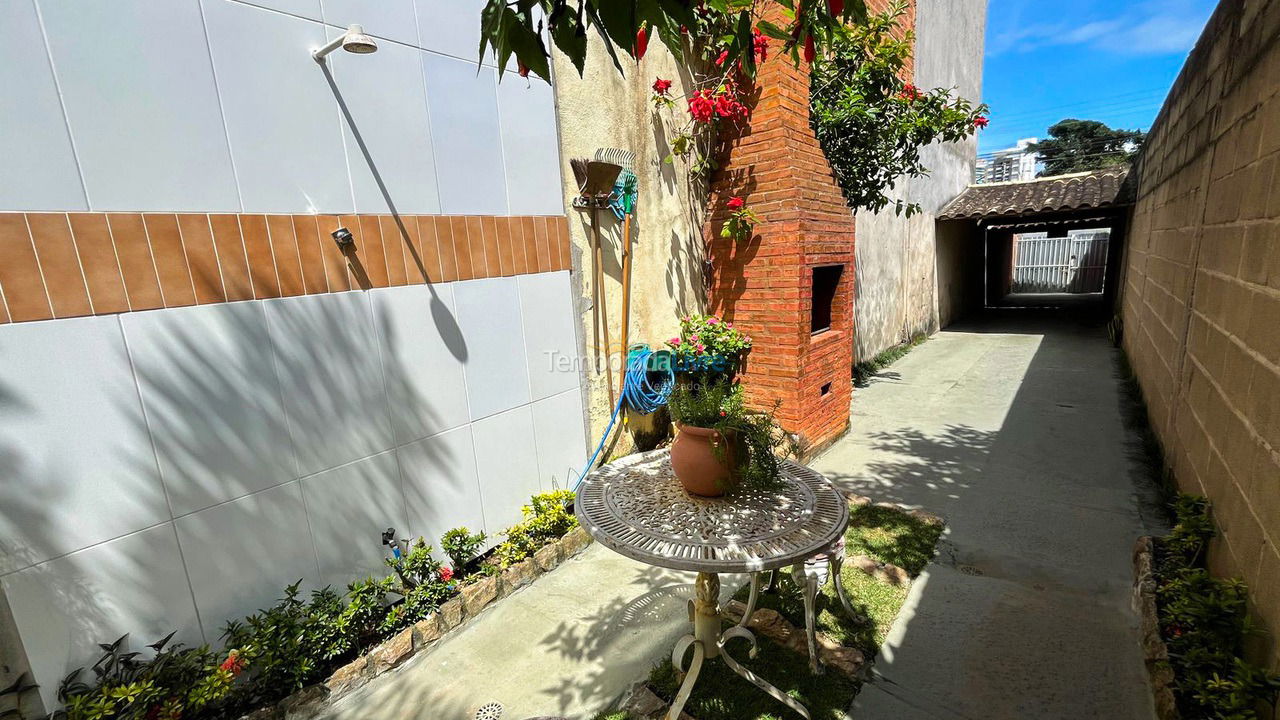 Casa para aluguel de temporada em Guarapari (Praia do Morro)